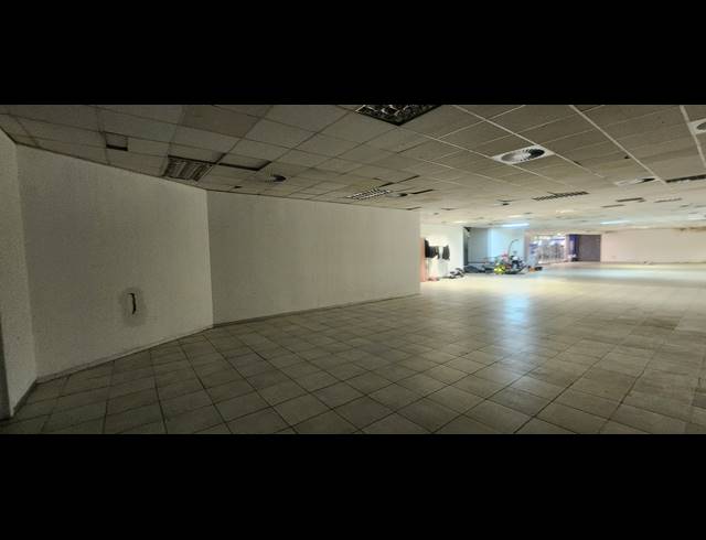 573M² RETAIL TO LET IN HALFWAY HOUSE